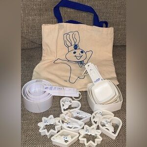 VINTAGE The Pillsbury Doughboy Canvas Tote and Baking Set